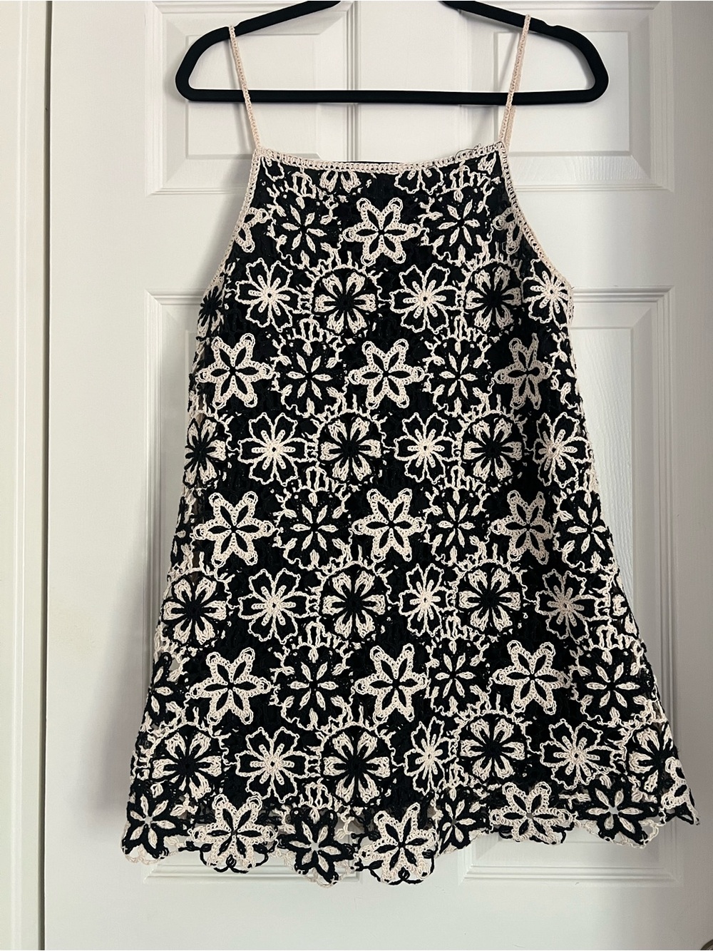 Zara women’s Black and Cream Floral Crochet Mini Dress size S